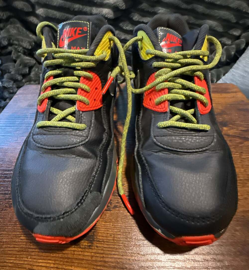 Nike Air Max 90 GS Size 7Y Black Asparagus Sneakers